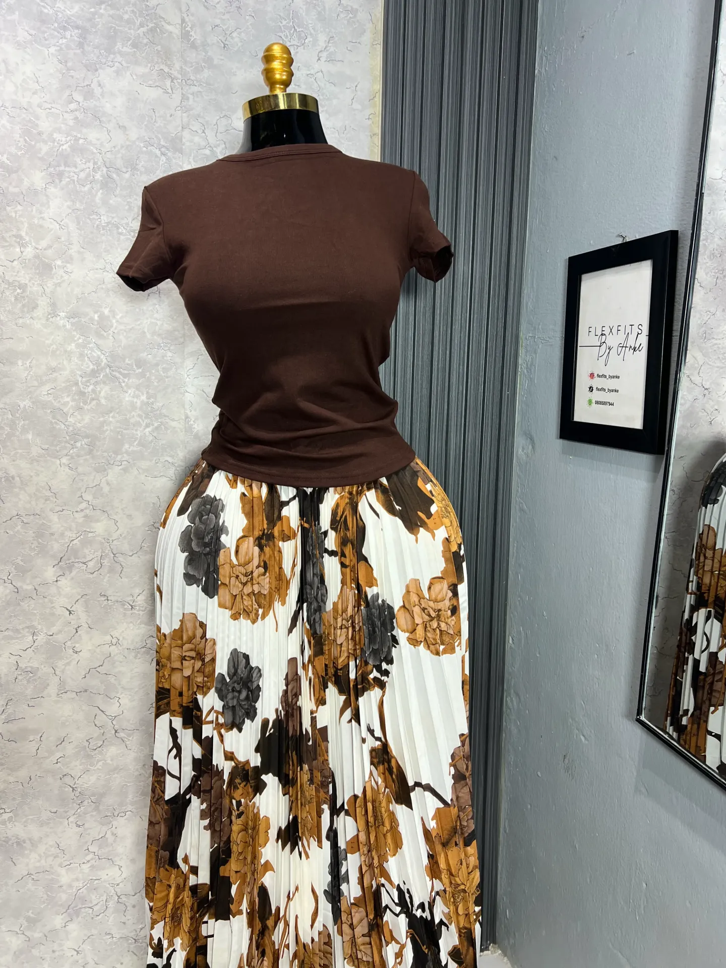 Flowery Skirt (white, Medium)